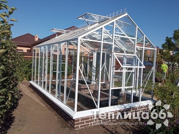 Теплица botanik T с мини-тамбуром под стекло (14 м²)