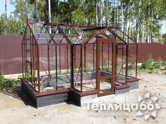 Теплица botanik T с мини-тамбуром под стекло (14 м²)