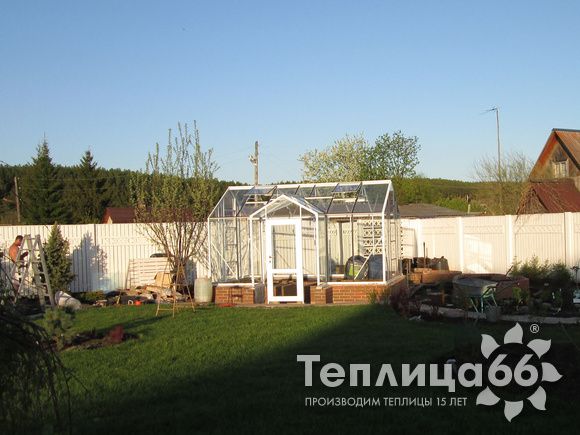 Теплица botanik T с мини-тамбуром под стекло (14 м²)