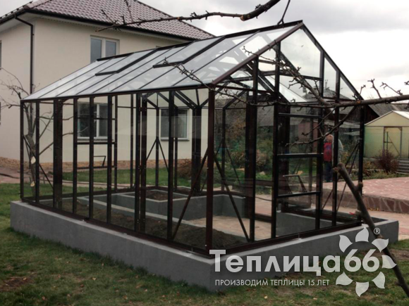 Теплица botanik T с мини-тамбуром под стекло (14 м²)