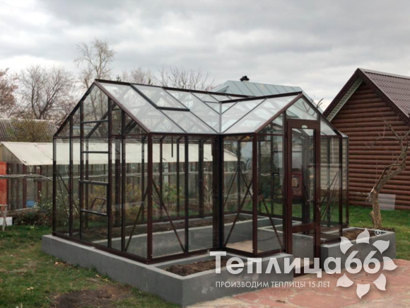 Теплица botanik T с мини-тамбуром под стекло (14 м²)