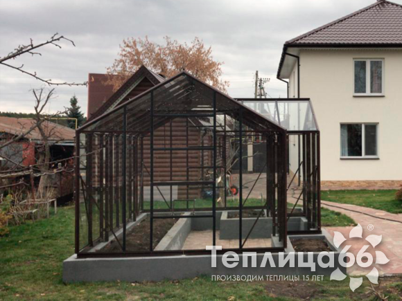 Теплица botanik T с мини-тамбуром под стекло (14 м²)