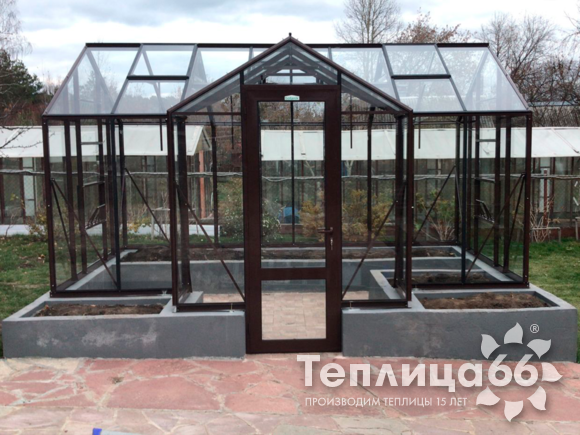 Теплица botanik T с мини-тамбуром под стекло (14 м²)
